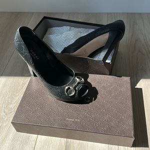 Gently worn authentic Gucci heels size 40